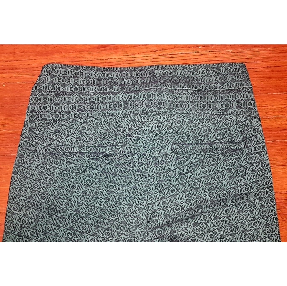 ▪ RW&CO ▪︎ Forest green cropped pants 🍦2/$11 - Picture 4 of 5